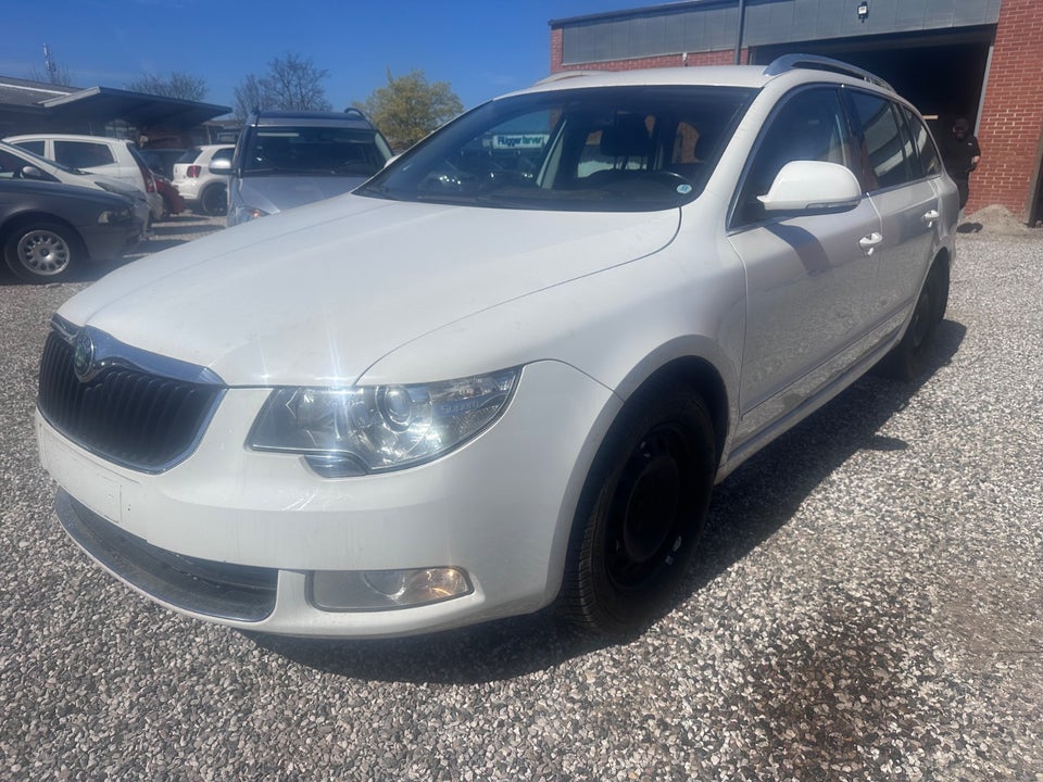 Skoda Superb 2,0 TDi 170 Ambition Combi DSG 5d