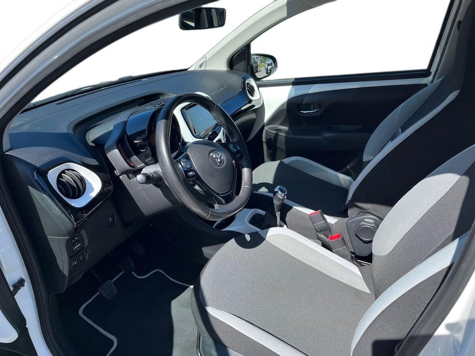 Toyota Aygo 1,0 VVT-i x-pure 5d