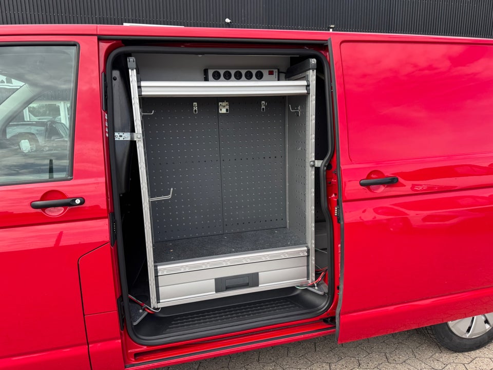 VW Transporter 2,0 TDi 150 Kassevogn DSG lang