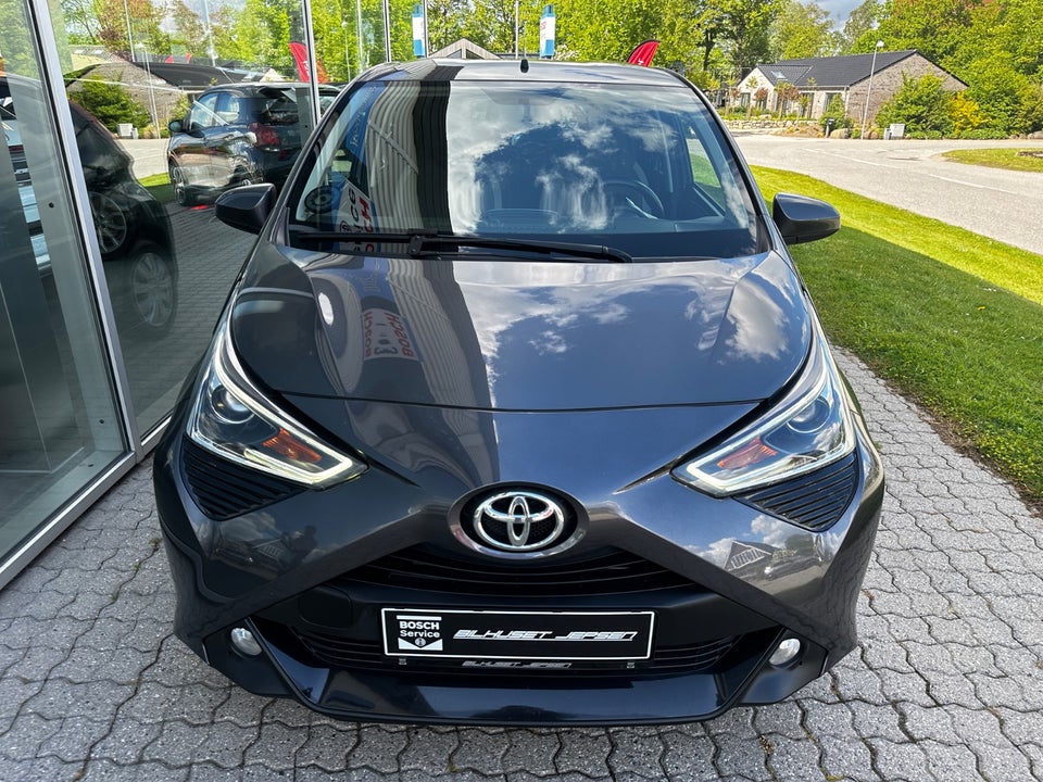 Toyota Aygo 1,0 VVT-i x-press 5d