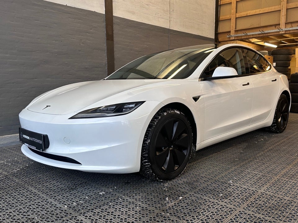 Tesla Model 3 Long Range AWD 4d