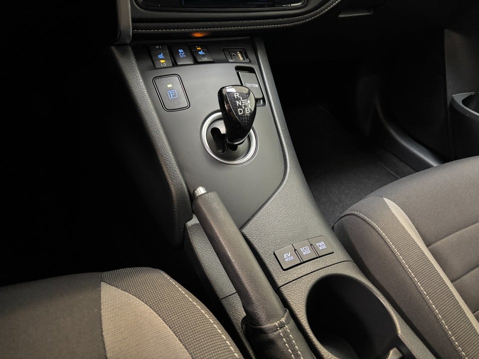 Toyota Auris 1,8 Hybrid H1 Touring Sports CVT 5d