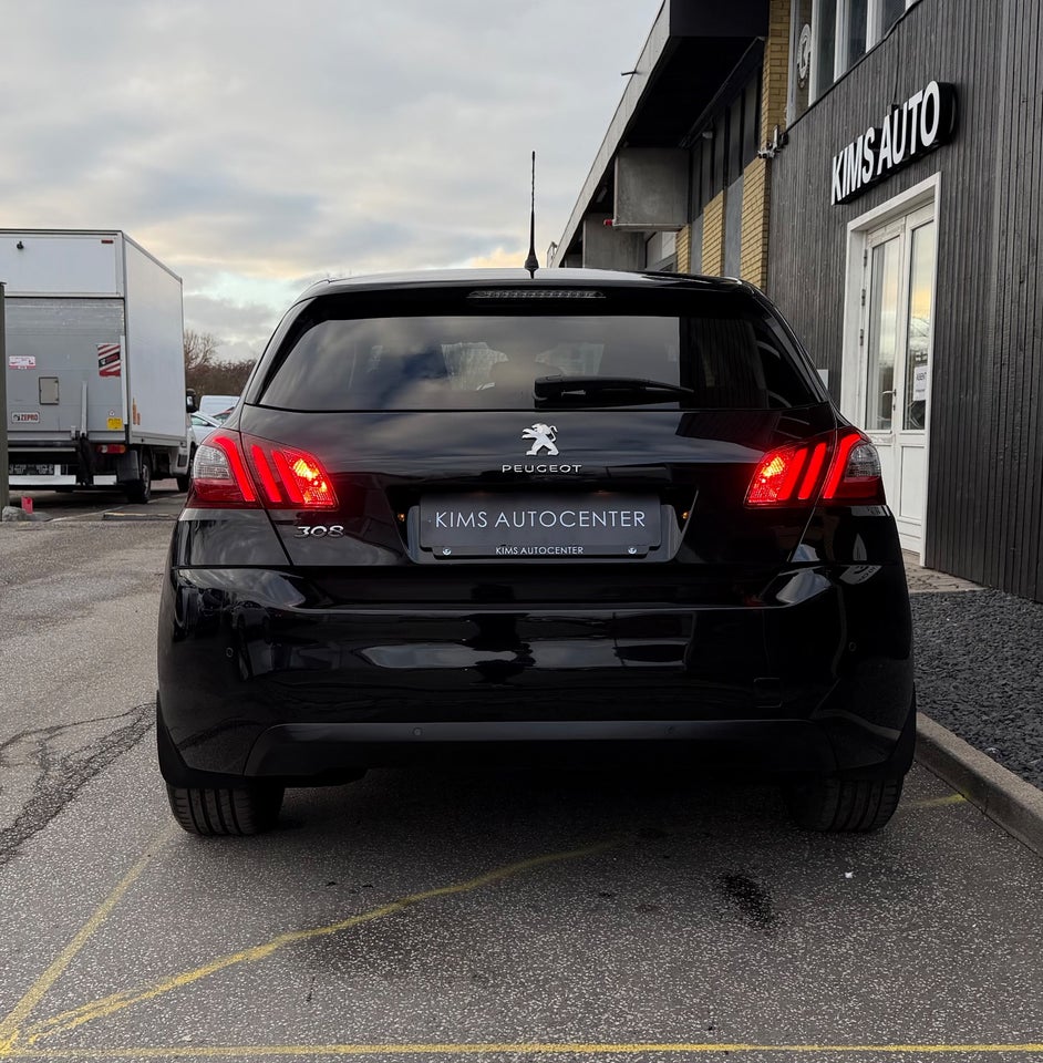Peugeot 308 1,5 BlueHDi 130 Prestige Sky 5d