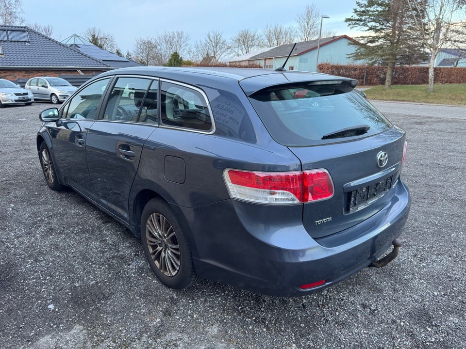 Toyota Avensis 1,8 VVT-i T2 stc. 5d