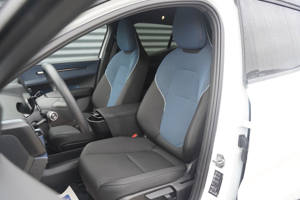 Volvo EX30 Twin Performance Plus 5d