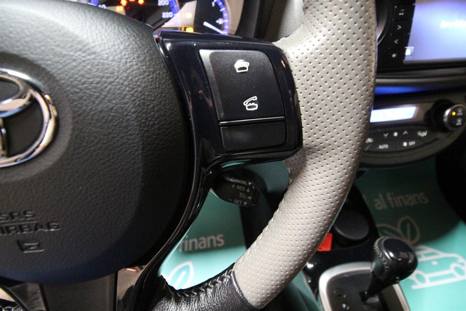 Toyota Yaris 1,5 Hybrid Delight e-CVT 5d