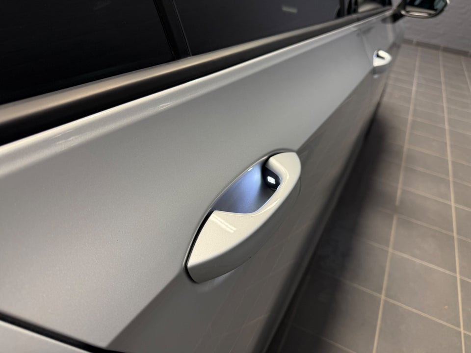VW Golf VIII 1,4 GTE DSG 5d