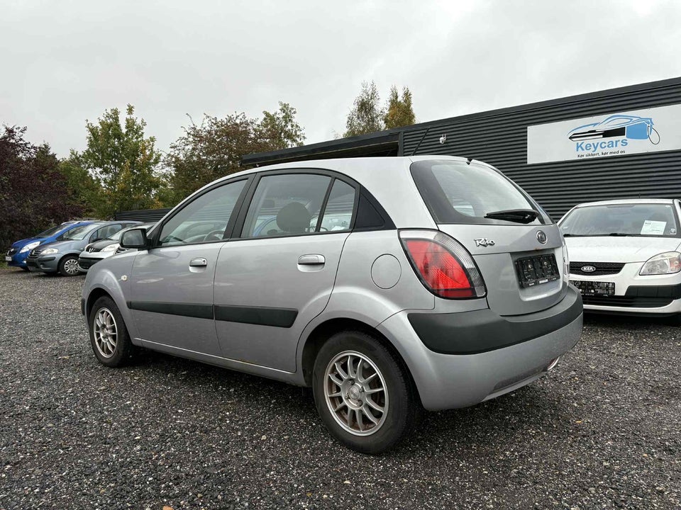 Kia Rio 1,4 EX 5d