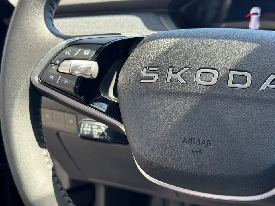 Skoda Elroq 60 iV Loft 5d