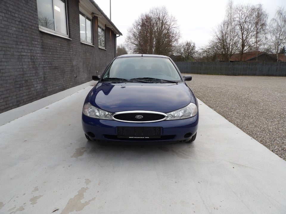 Ford Mondeo 1,6 Fashion 4d