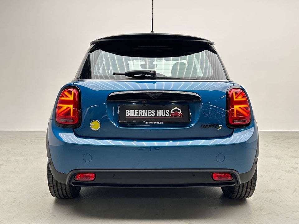 MINI Cooper SE Essential 3d