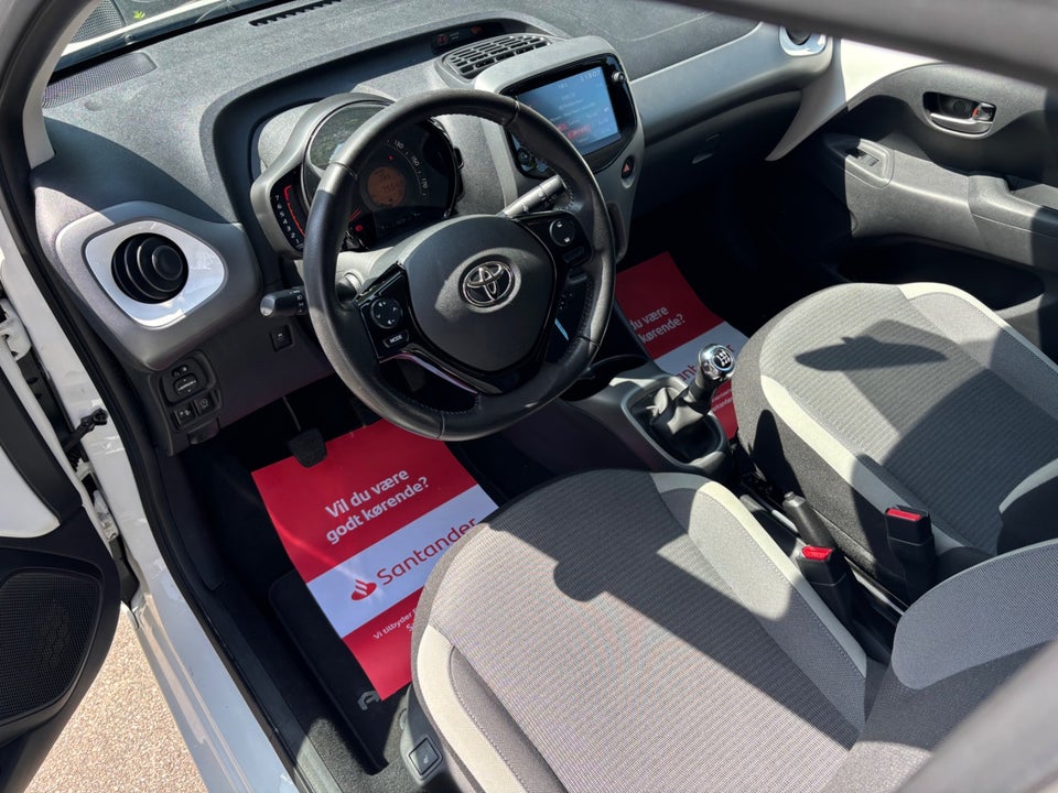 Toyota Aygo 1,0 VVT-i x-press 5d