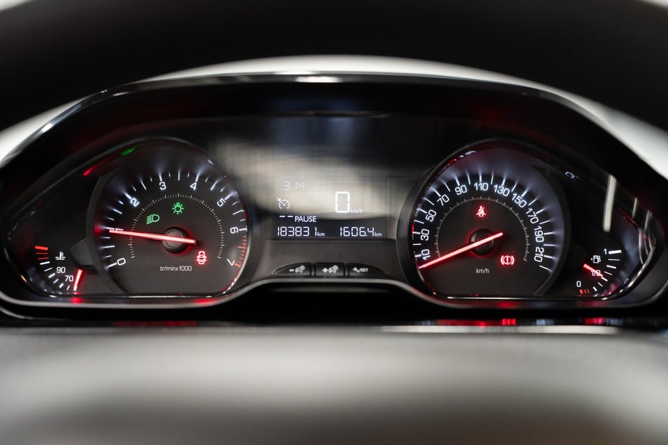 Peugeot 208 1,0 VTi Access 5d