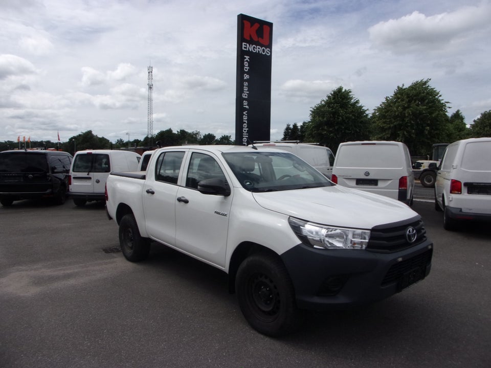 Toyota HiLux 2,4 D-4D 150 T2 Db.Kab 4x4 4d