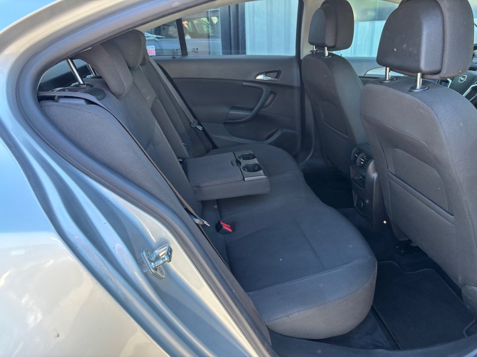 Opel Insignia 1,8 Edition 5d