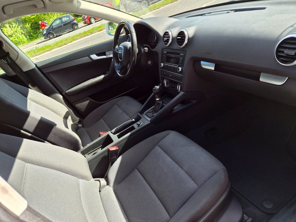 Audi A3 1,6 TDi Ambiente Sportback 5d