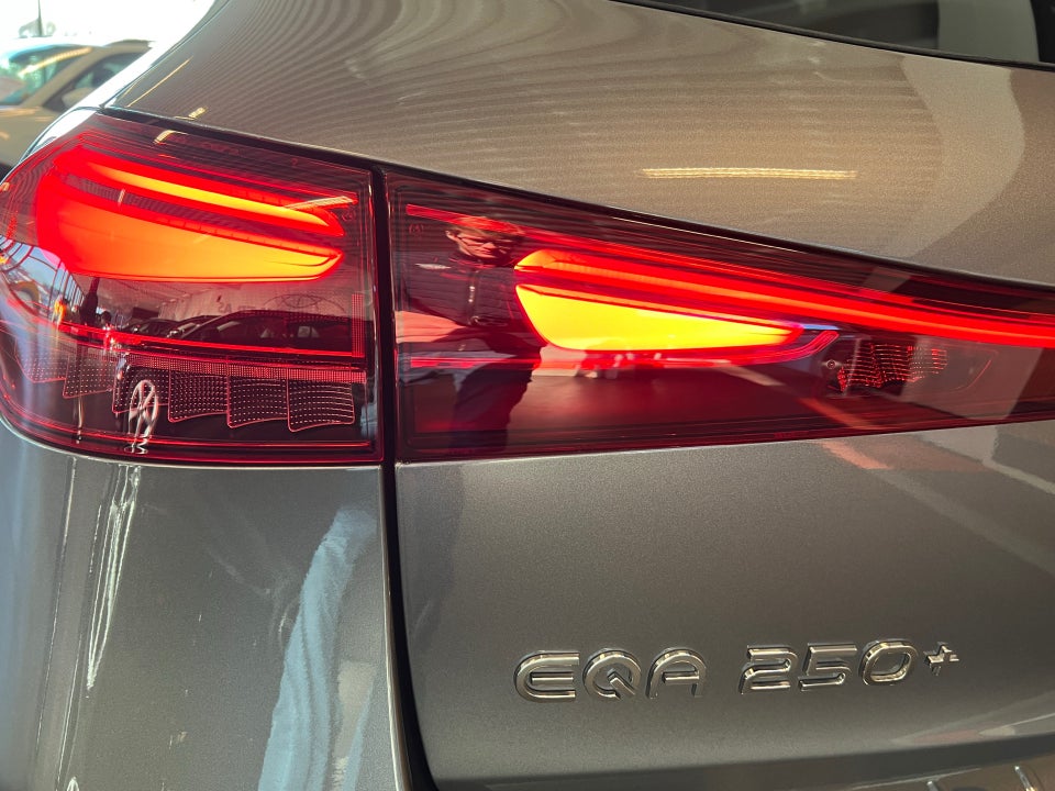 Mercedes EQA250+ Progressive Advance 5d