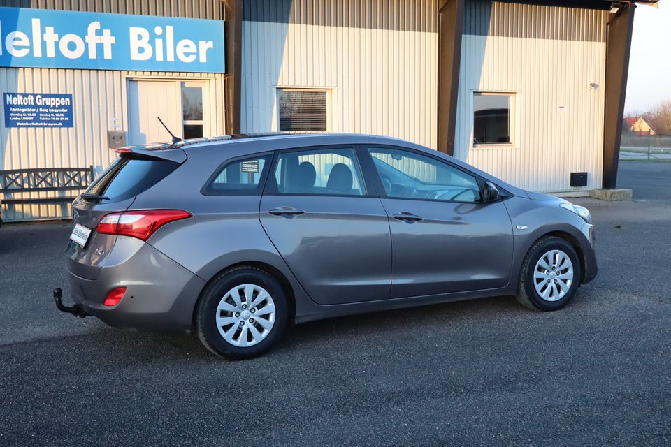 Hyundai i30 1,6 CRDi 110 Style CW Eco 5d