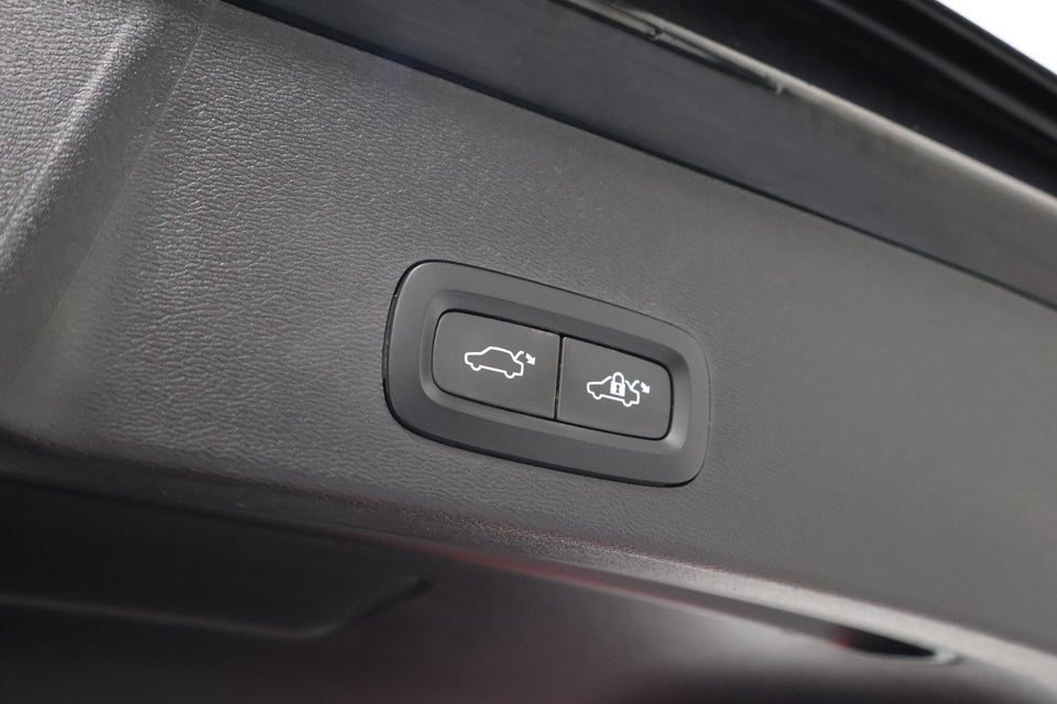 Volvo XC40 ReCharge Extended Range Plus 5d