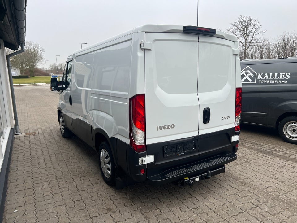 Iveco Daily 2,3 35S12 7,3m³ Van