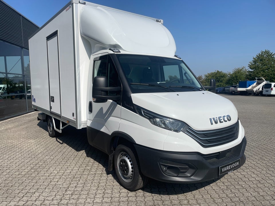 Iveco Daily 3,0 35S18 4100mm Box m/lift AG8