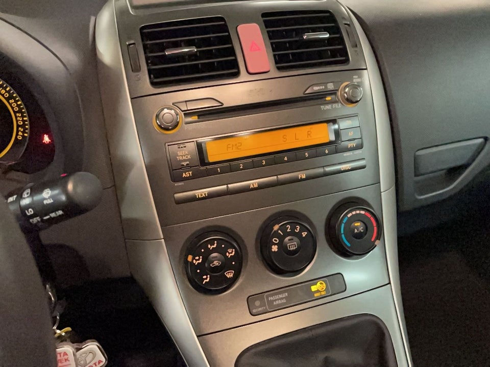 Toyota Auris 1,6 Luna 5d