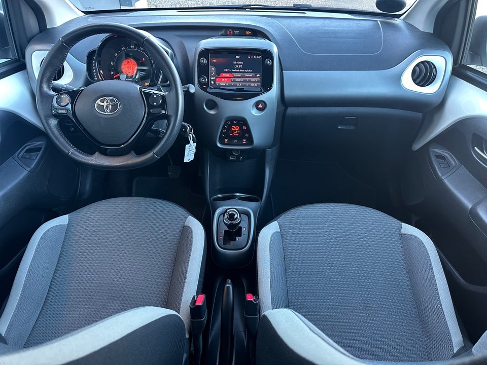 Toyota Aygo 1,0 VVT-i x-press x-shift 5d