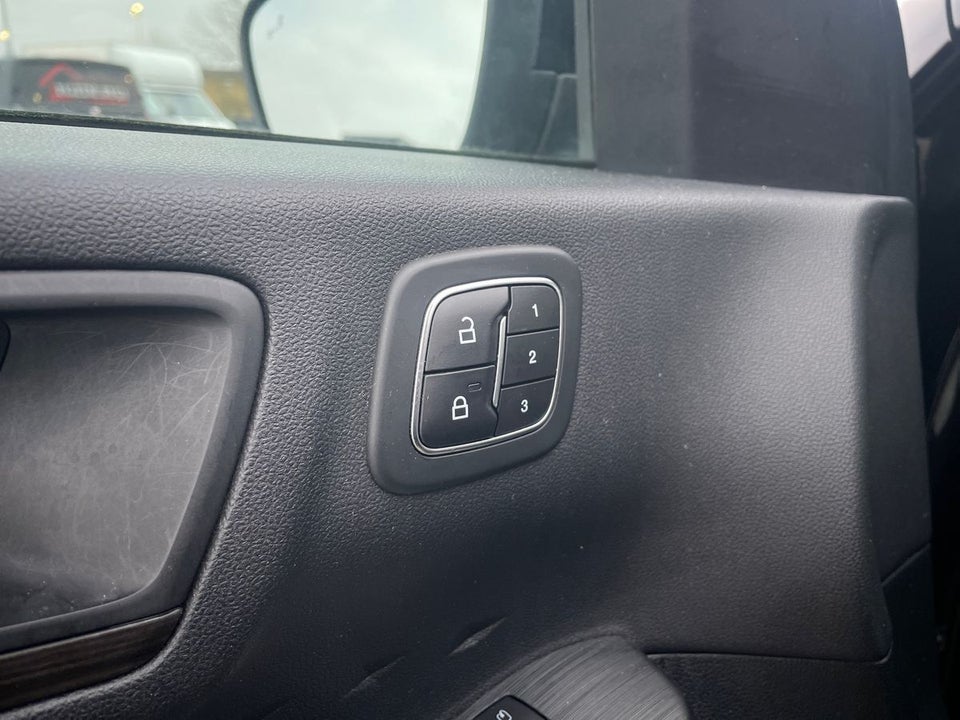 Ford Kuga 2,5 PHEV Vignale CVT 5d