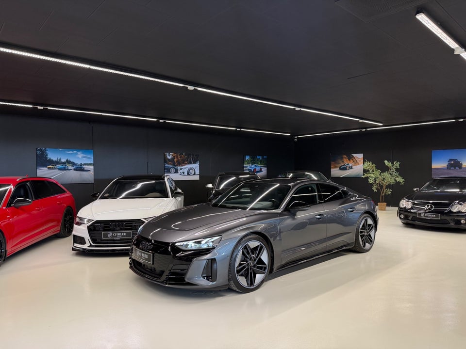 Audi e-tron GT quattro 4d