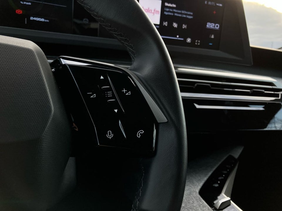 Peugeot e-5008 77 Allure 7prs 5d