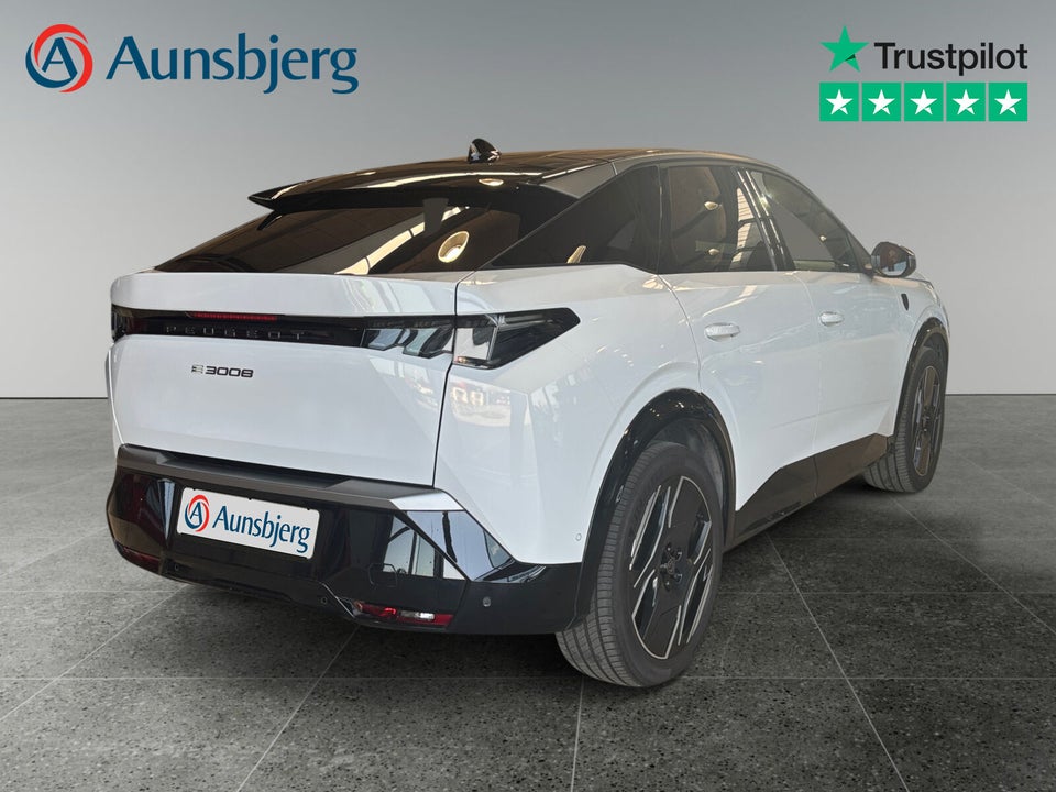 Peugeot e-3008 77 GT Pack 5d