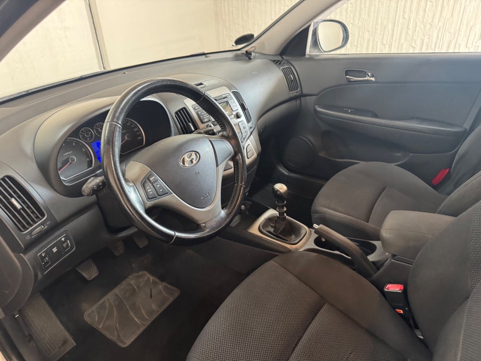 Hyundai i30 1,6 CRDi 115 Classic CW 5d