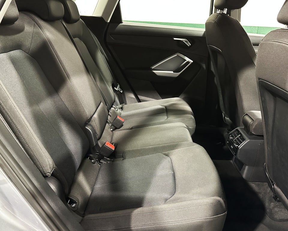 Audi Q3 45 TFSi e Attitude plus S-tr. 5d