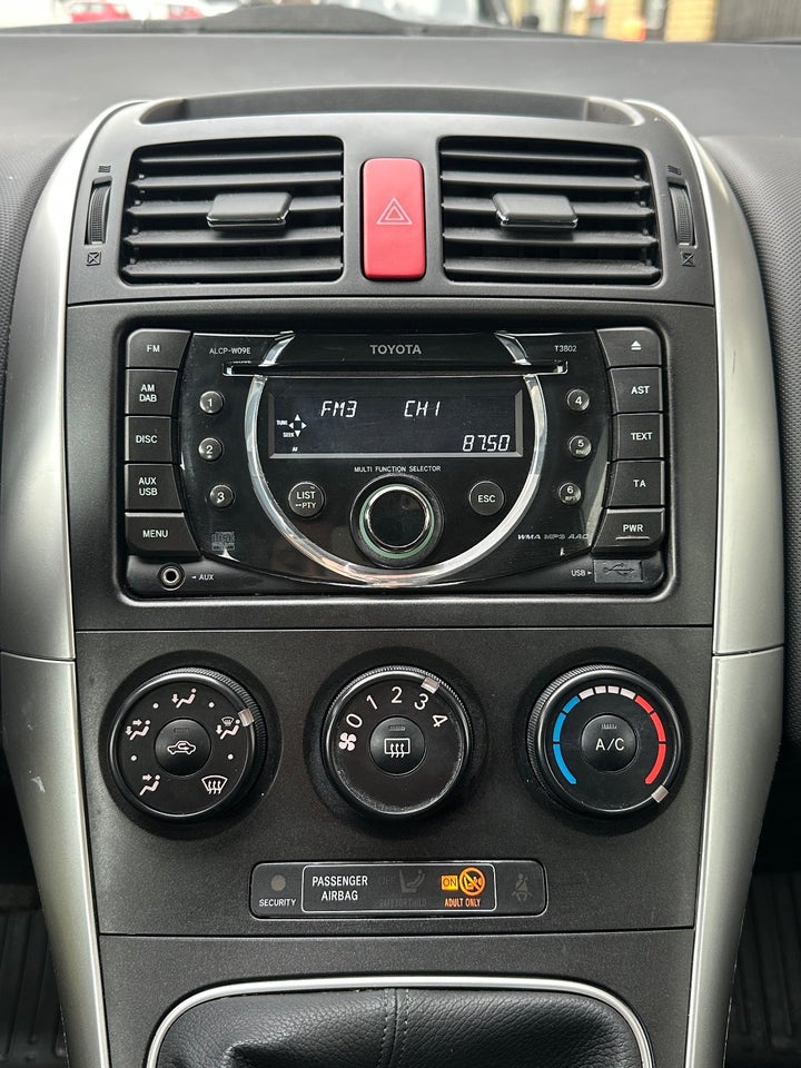 Toyota Auris 1,3 T2 5d