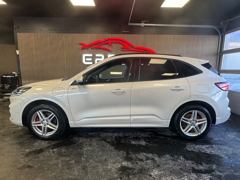 Ford Kuga 2,5 PHEV ST-Line X CVT 5d