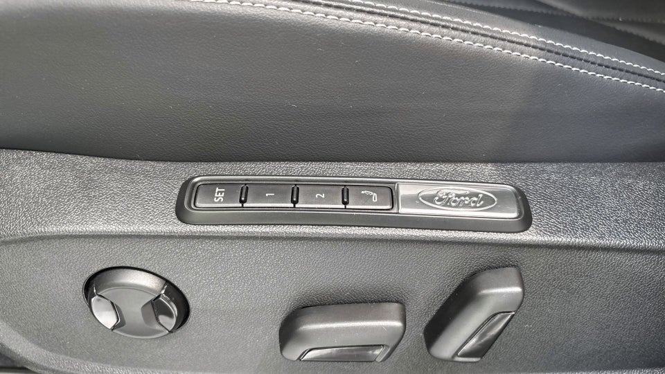 Ford Explorer 82 Premium Extended Range 5d