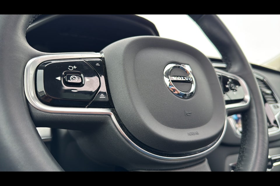 Volvo XC90 2,0 T8 ReCharge Ultimate Dark aut. AWD 7prs 5d