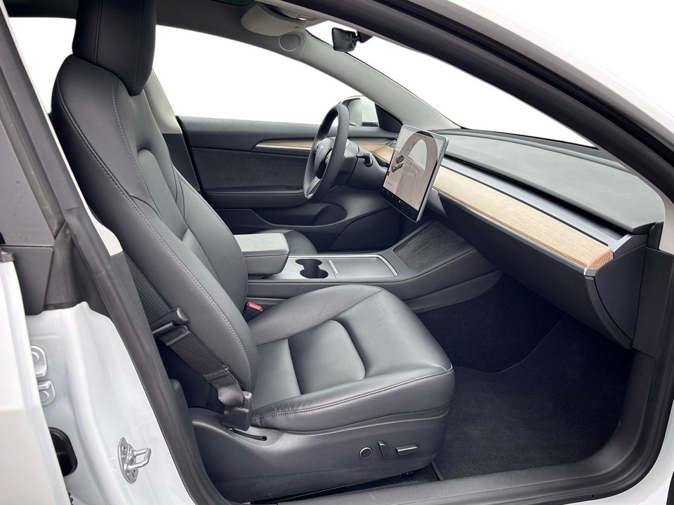 Tesla Model 3 Standard Range+ RWD 4d