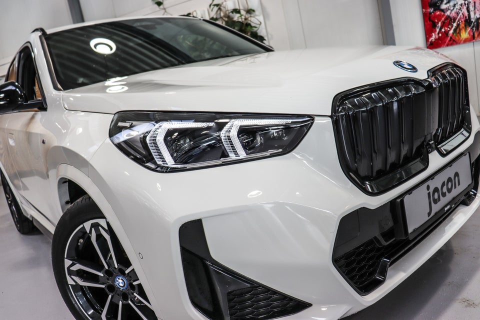 BMW iX1 xDrive30 Fully Charged M-Sport 5d