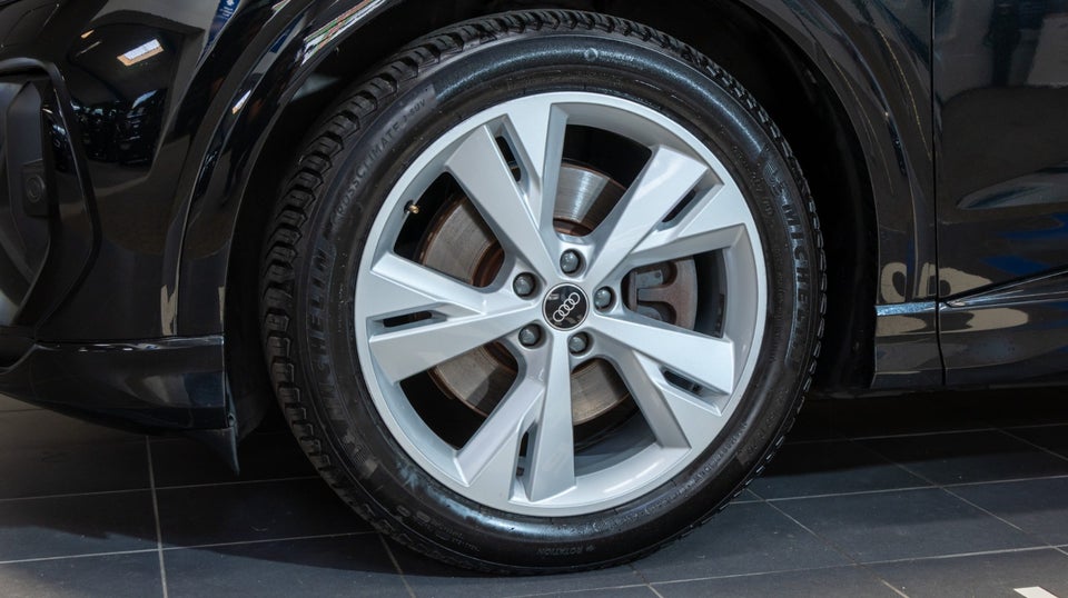 Audi Q4 e-tron 40 S-line 5d