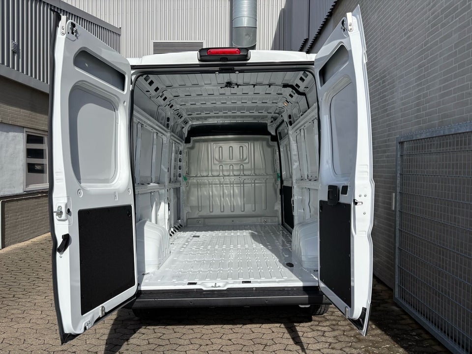 Fiat Ducato 35 Maxi 2,2 MJT 140 Kassevogn L3H2 Pro aut.