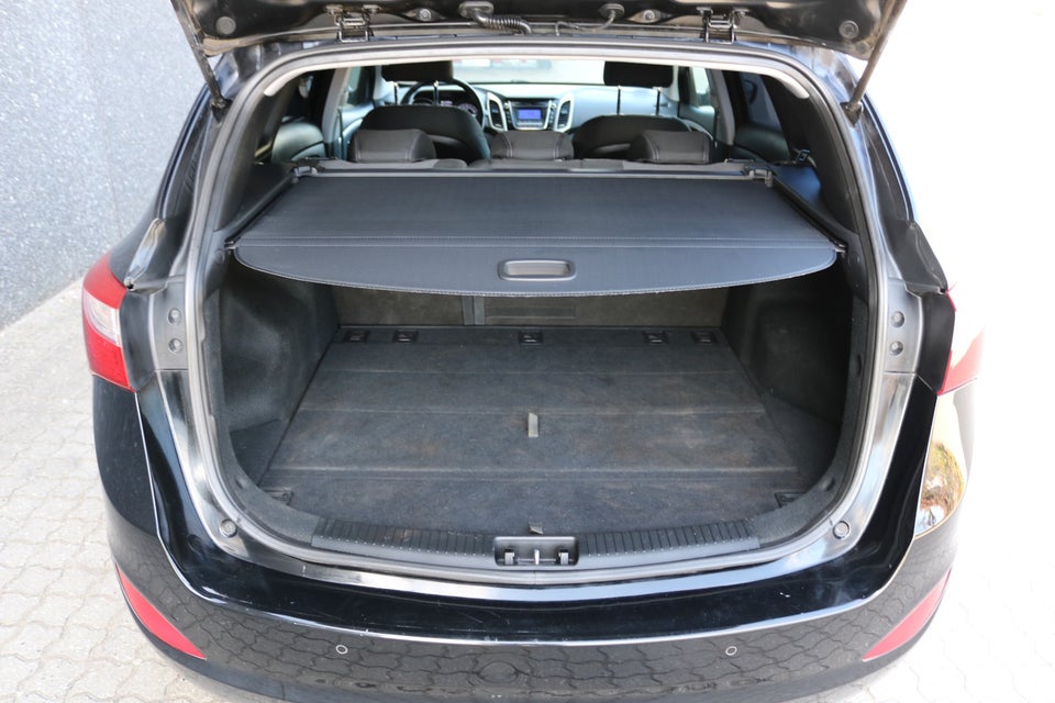 Hyundai i30 1,6 GDi XTR CW Eco 5d
