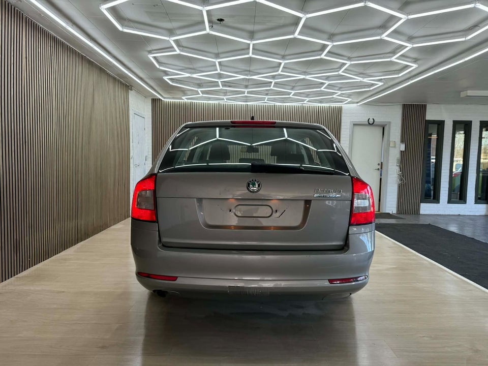 Skoda Octavia 1,6 TDi 105 GreenLine Combi 5d