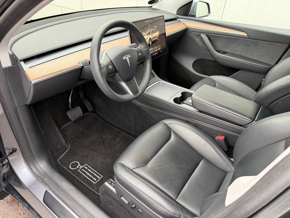 Tesla Model Y Long Range AWD 5d