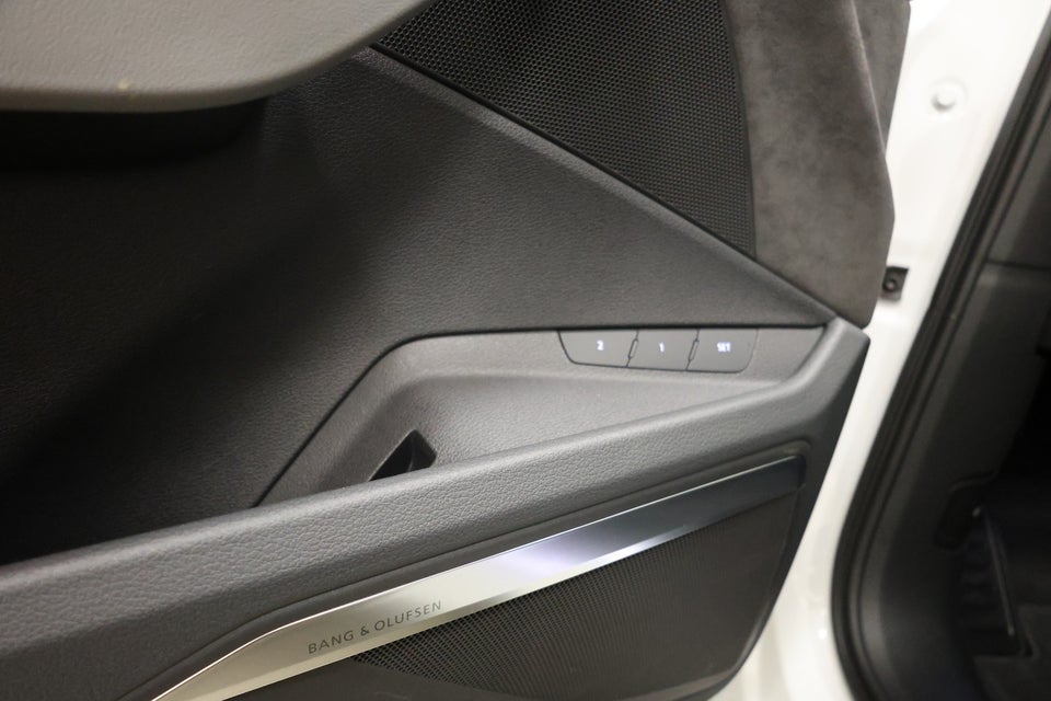 Audi e-tron 55 S-line quattro 5d