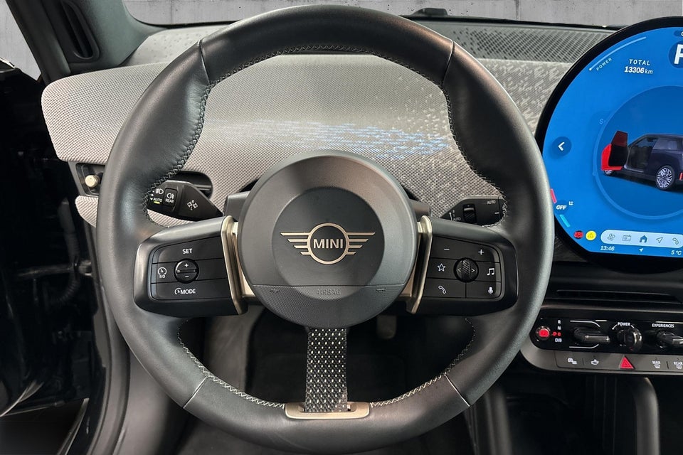 MINI Cooper SE Favoured Trim M 3d