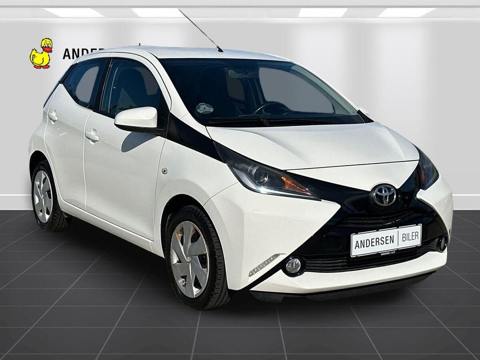 Toyota Aygo 1,0 VVT-i x-play x-touch 5d