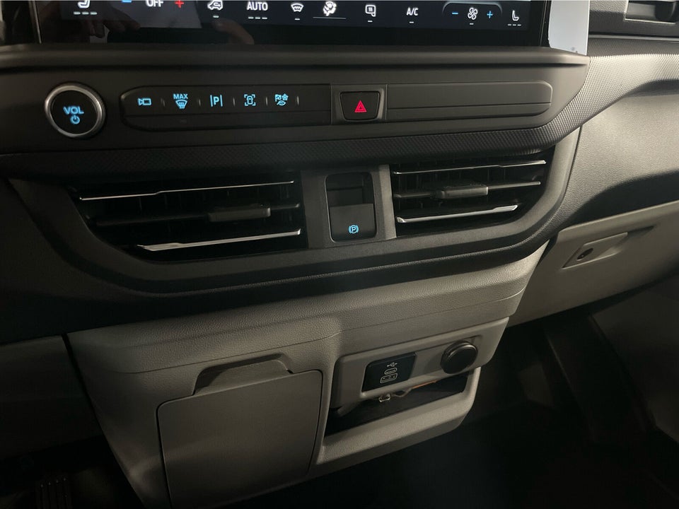 Ford E-Transit Custom 320 L1 71 Limited Mandskabsvogn
