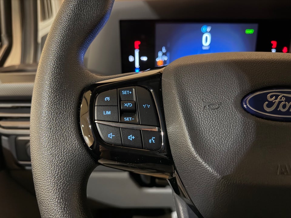 Ford E-Transit Custom 320L 64 Trend