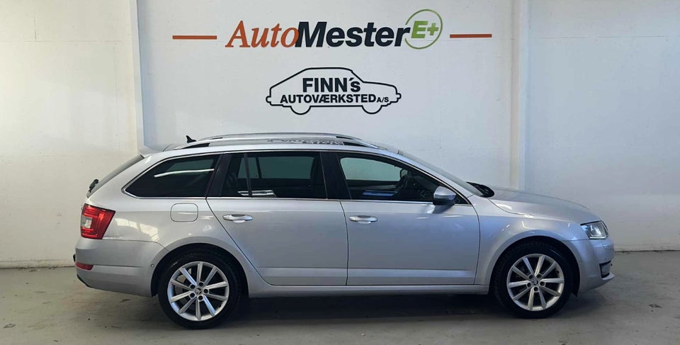 Skoda Octavia 1,6 TDi 105 Elegance Combi DSG 5d